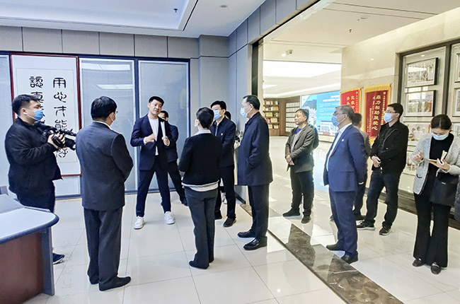 實(shí)地調(diào)研中譽(yù)鼎力綠色建材工業(yè)互聯(lián)網(wǎng)大數(shù)據(jù)中心