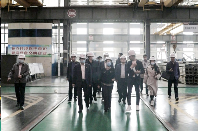 實(shí)地查看中譽(yù)鼎力智能化一體生產(chǎn)車(chē)間