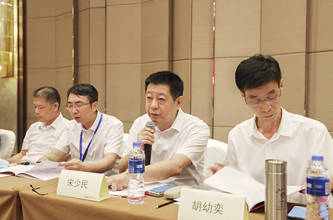 協會副會長緱海榮,委員會主任宋少民主持會議.jpg 協會副會長緱海榮,委員會主任宋少民主持會議.jpg