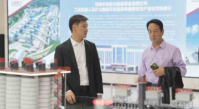 天瑞集團(tuán)導(dǎo)一行考察時(shí)產(chǎn)3000噸骨料生產(chǎn)線