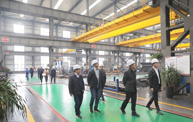 天瑞集團(tuán)導(dǎo)一行蒞臨中譽(yù)鼎力參觀考察