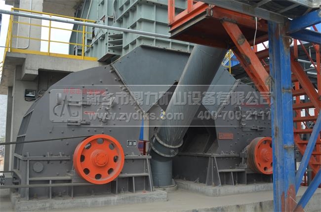 石灰巖破碎機使用現場