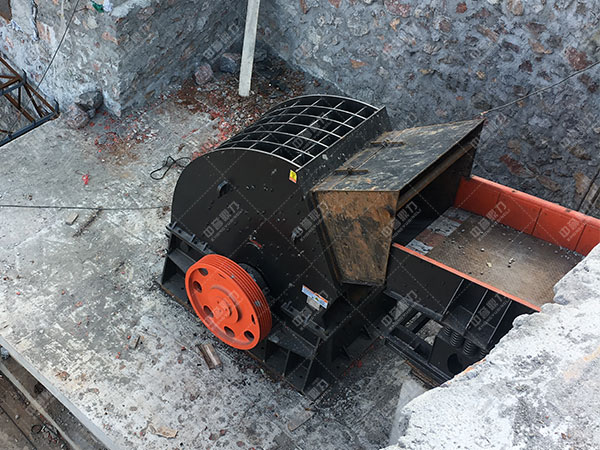 錘式破碎機(jī)運(yùn)用現(xiàn)場(chǎng)