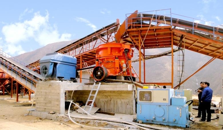 圓錐碎石機(jī)現(xiàn)場