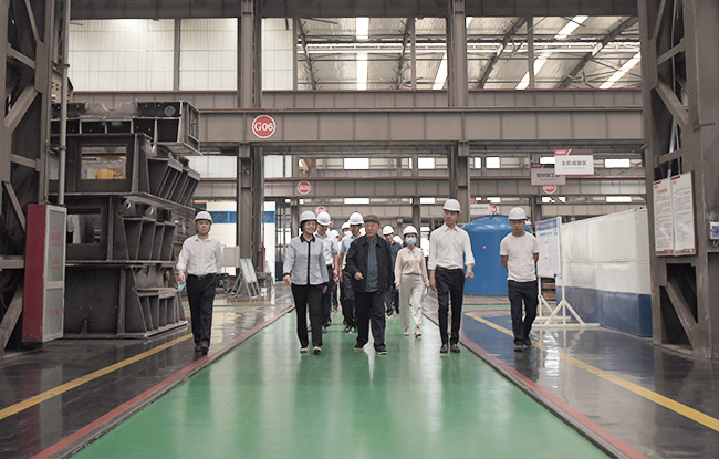 河南省人才工作任務督查調研組參觀中譽鼎力智能化一體生產車間