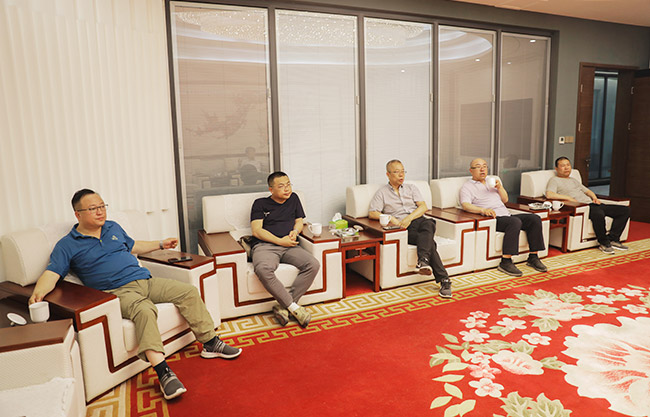 寧夏瀛海集團董事長范海龍一行參觀中譽鼎力