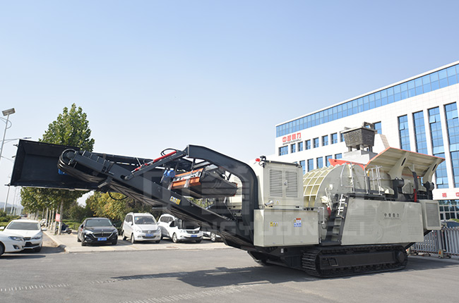 淺談時(shí)產(chǎn)200噸移動(dòng)式破碎機(jī)多少錢一臺(tái)? 淺談時(shí)產(chǎn)200噸移動(dòng)式破碎機(jī)多少錢一臺(tái)?